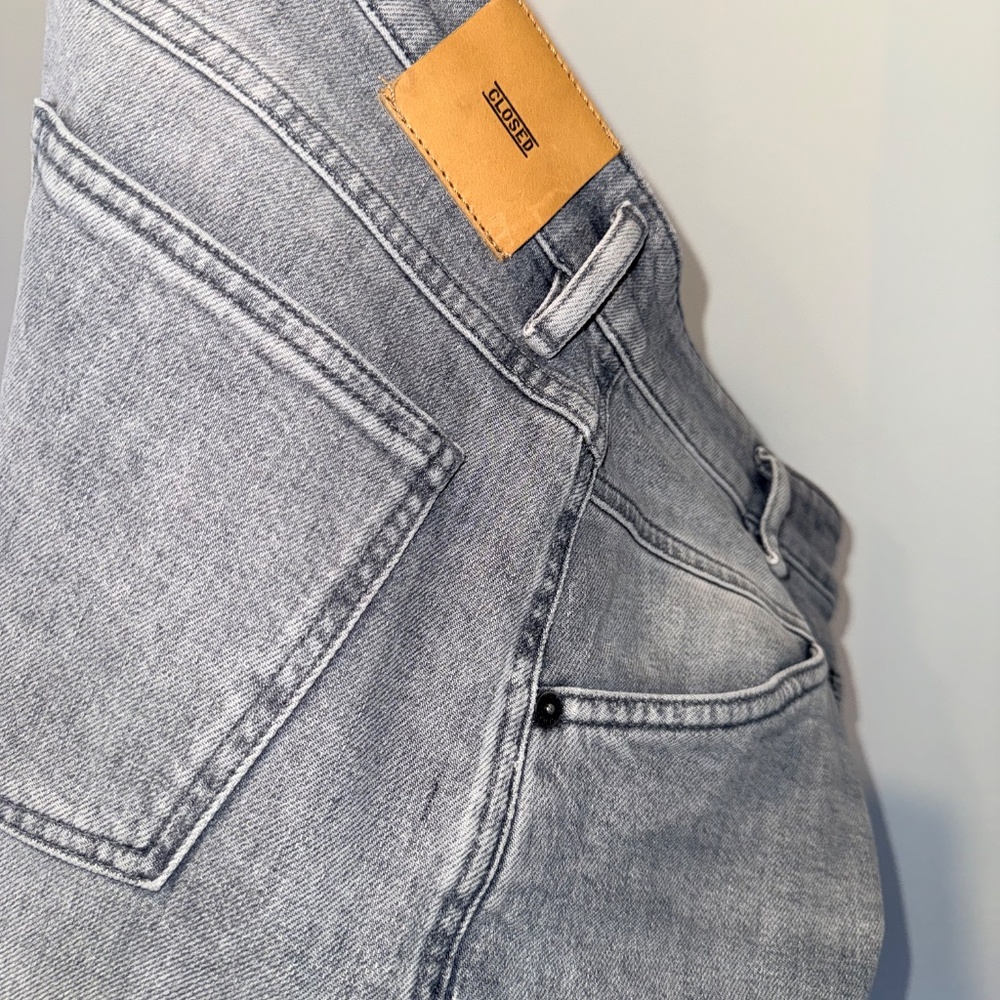 Closed "X-LENT" Tapered Jeans - Made in Italy - Size 30 - Like New EUC